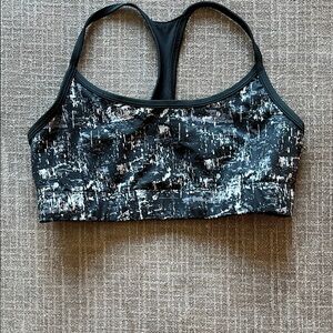 Black & White Printed Racerback Sports Bra - Women's Intimates